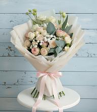 Букет цветов из:  Розы и Лизиантусы #REPLACE_PRED# Чегеме-Втором