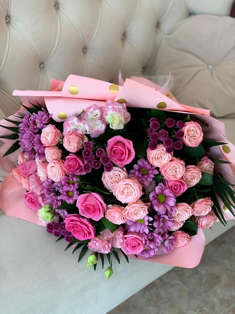 Букет цветов из: Хризантемы, Розы и Лизиантусы в Чегеме-Втором