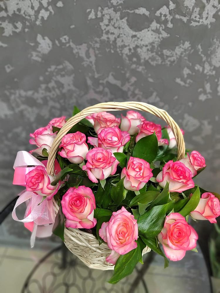 Цветочная композиция из Розы в корзине в Чегеме-Втором