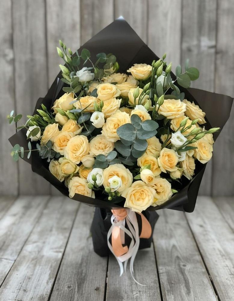 Букет цветов из: Розы и Лизиантусы в Чегеме-Втором