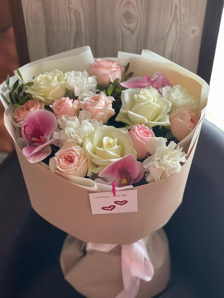 Букет цветов из: Орхидеи, Розы и Гвоздики в Чегеме-Втором