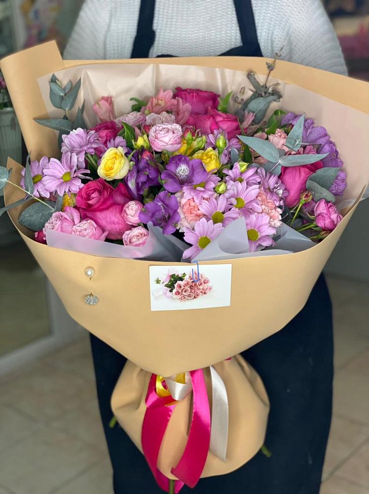 Букет цветов из: Хризантемы, Гвоздики и Альстромерии в Чегеме-Втором