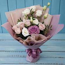 Букет цветов из:  Розы и Лизиантусы в Чегеме-Втором