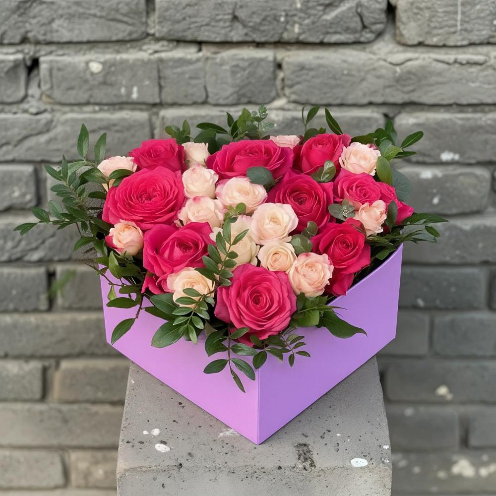 Цветочная композиция из Розы в коробке в Чегеме-Втором