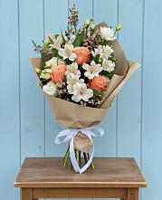 Букет цветов из:  Альстромерии, Лизиантусы, Розы и Хризантемы #REPLACE_PRED# Чегеме-Втором