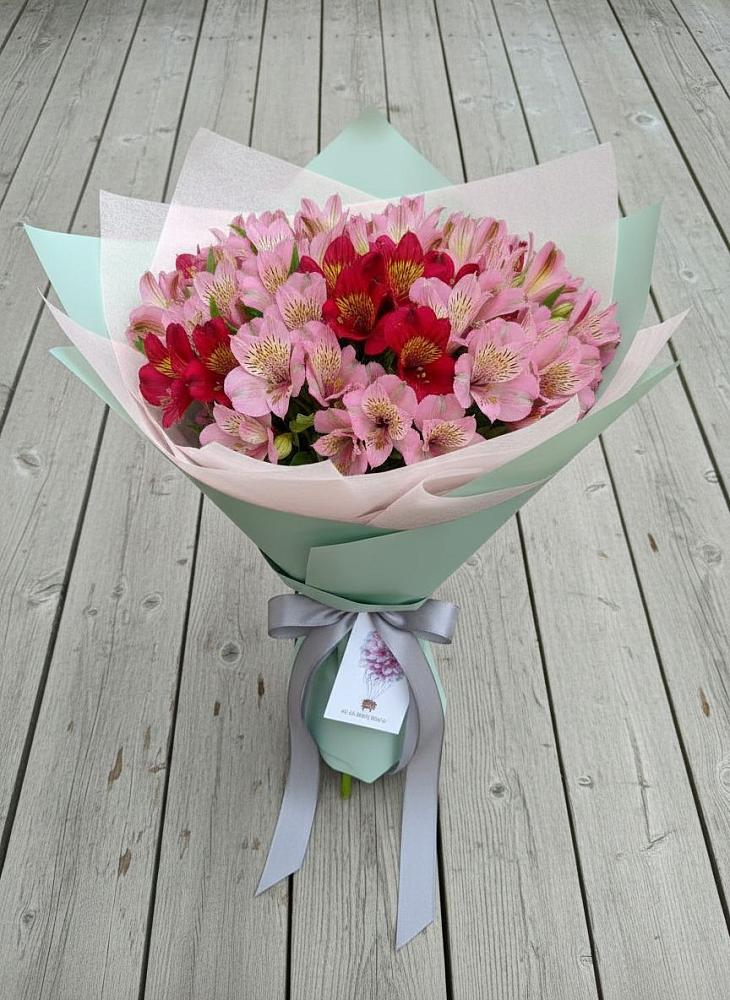 Букет цветов из: Альстромерии в Чегеме-Втором