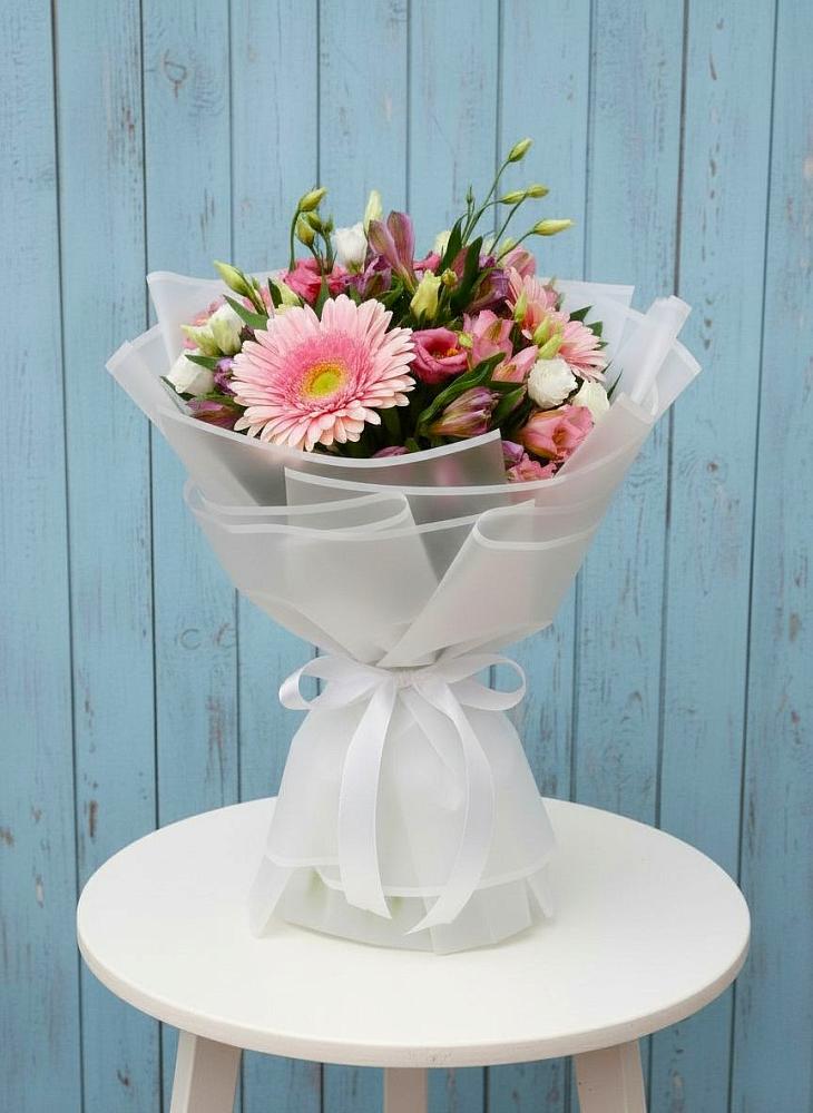 Букет цветов из: Герберы, Альстромерии и Лизиантусы в Чегеме-Втором