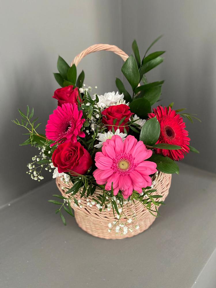 Цветочная композиция из Розы, Хризантемы и Герберы в корзине в Чегеме-Втором