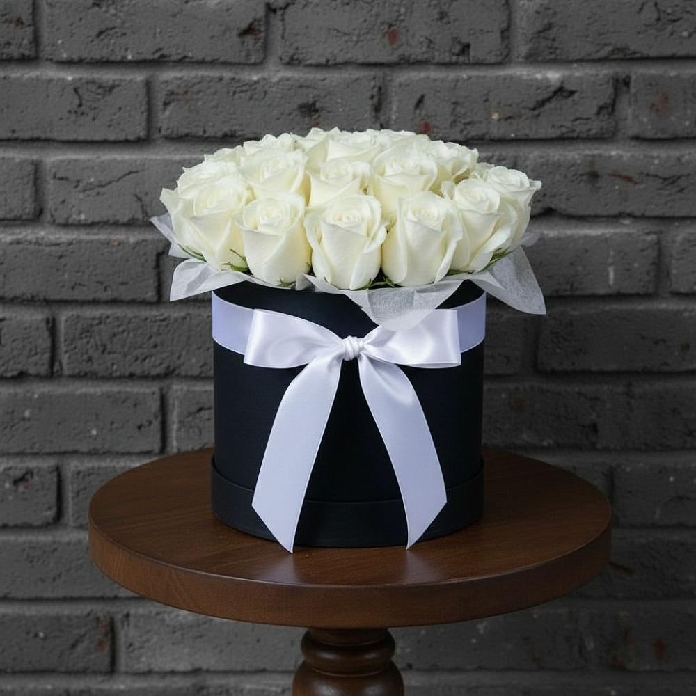 Цветочная композиция из Розы в шляпной коробке в Чегеме-Втором