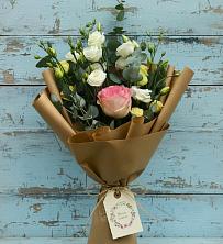 Букет цветов из:  Розы и Лизиантусы в Чегеме-Втором