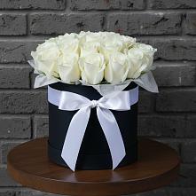 Цветочная композиция из Розы в шляпной коробке в Чегеме-Втором